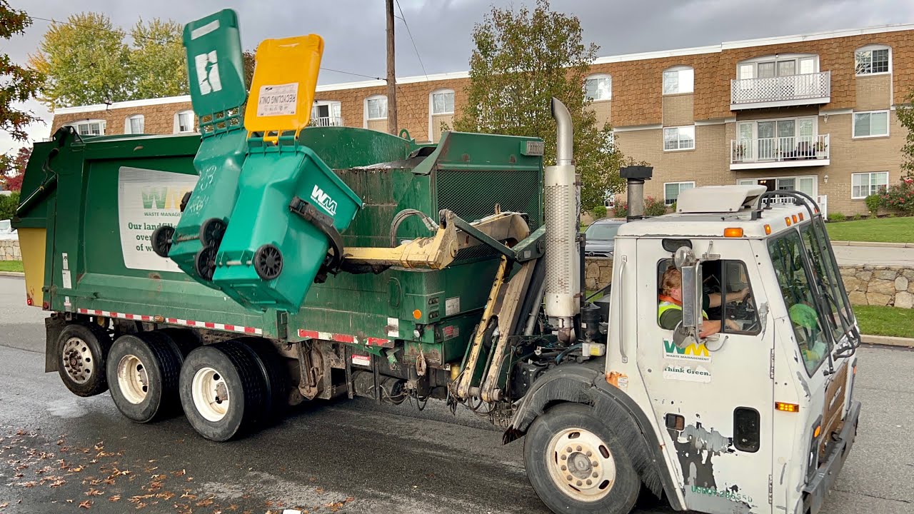 How Businesses Use Commercial Junk Removal Services to Reduce Waste Impact